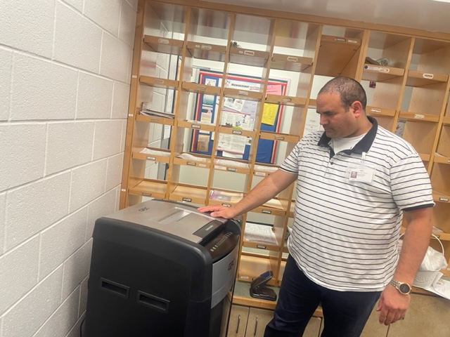 GBC AutoFeed+ Shredder: The Perfect High-Capacity Microcut Shredder for Schools